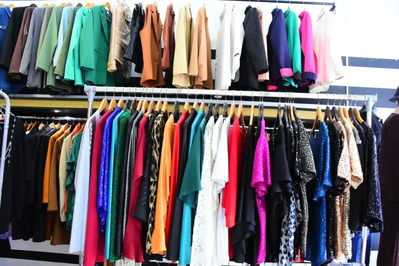 El pago del aguinaldo y sueldos estatales benefició a comerciantes locales