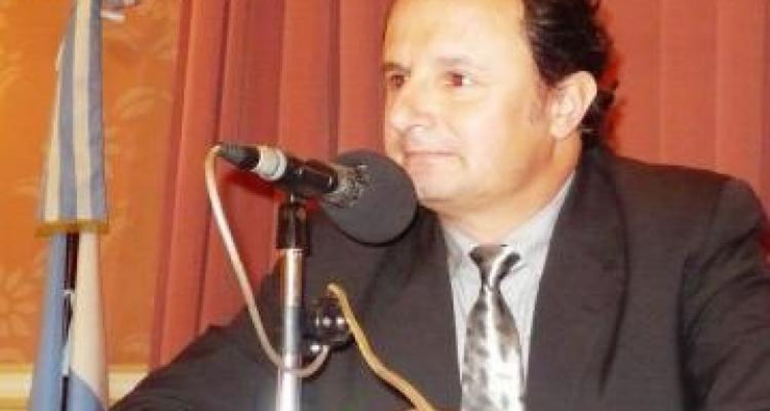 Guacone: “Alguno en esta mesa está pensando ‘que se prenda fuego San Pedro’ para ponerse contento”