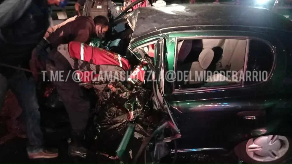 Un muerto y tres heridos deja accidente múltiple en la Fajardo