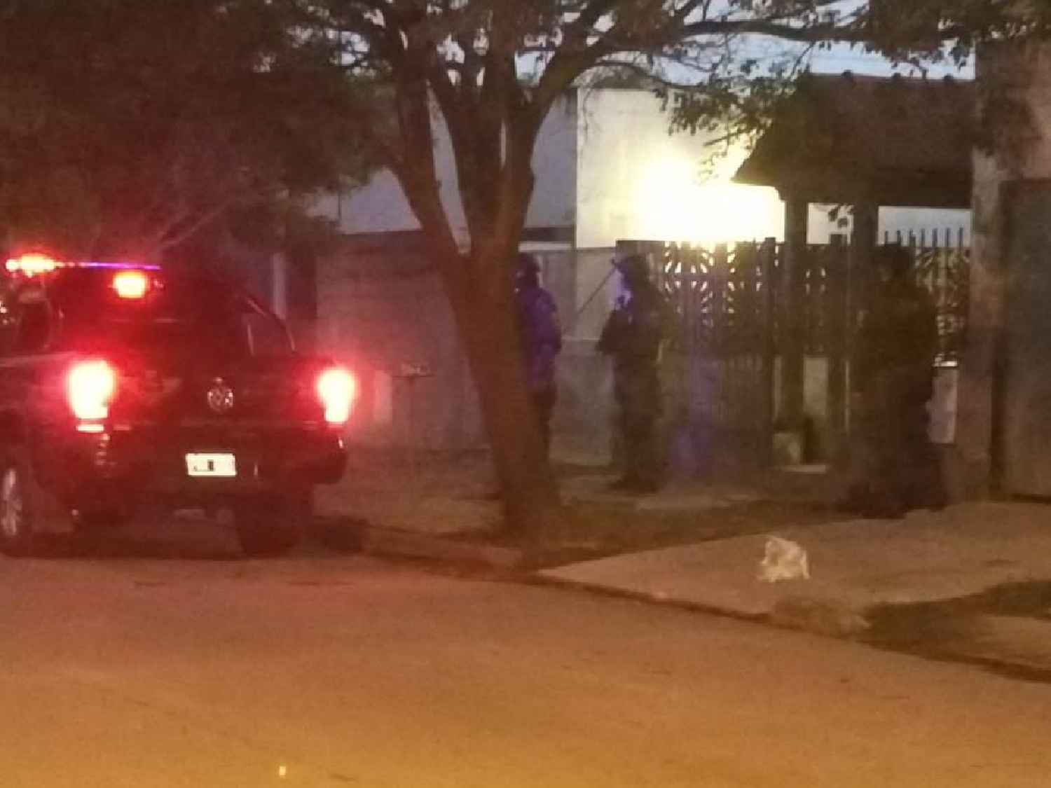 Narcomenudeo: sigue el allanamiento en la casa de dirigente vecinal