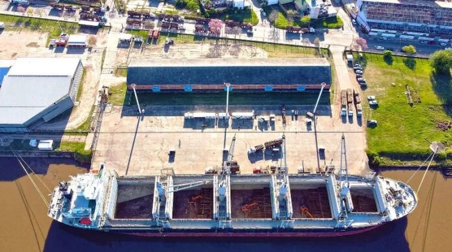 Hay intensa actividad en el puerto de Concepción del Uruguay