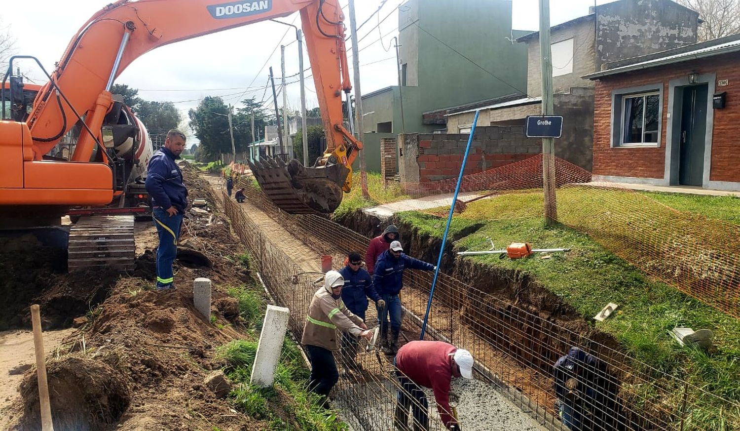 Esta iniciativa incluye la pavimentación de 11 cuadras de calles cercanas a la Ruta Nacional 226.