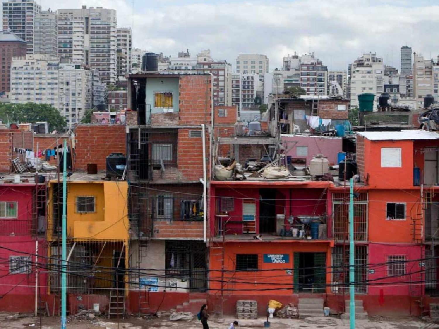 Aprobaron una ley para "urbanizar" las villas