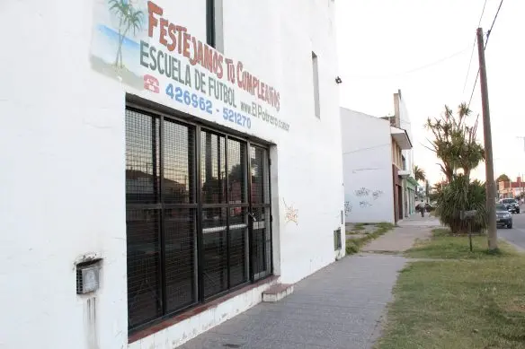 Delincuentes robaron dinero y mercadería de un comercio