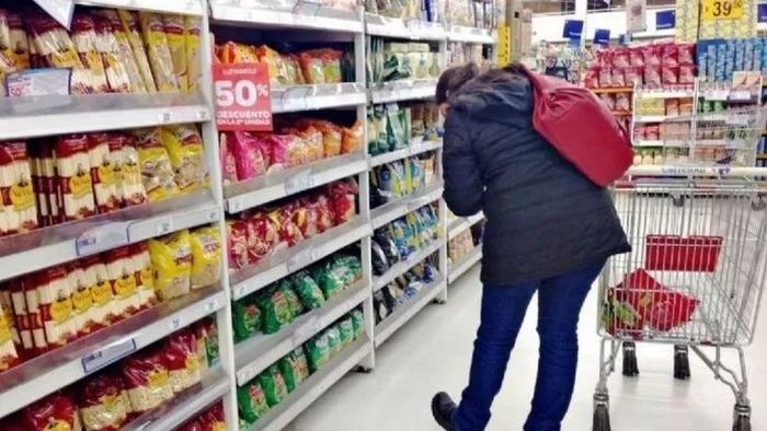 Sin el impacto del dólar, pero con la estacionalidad como factor, el índice de precios fue del 2,43%