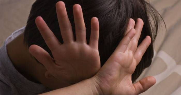 DENUNCIADOS POR LA ABUELA: detenida mujer en el Zulia que golpeaba a su niño de 2 años