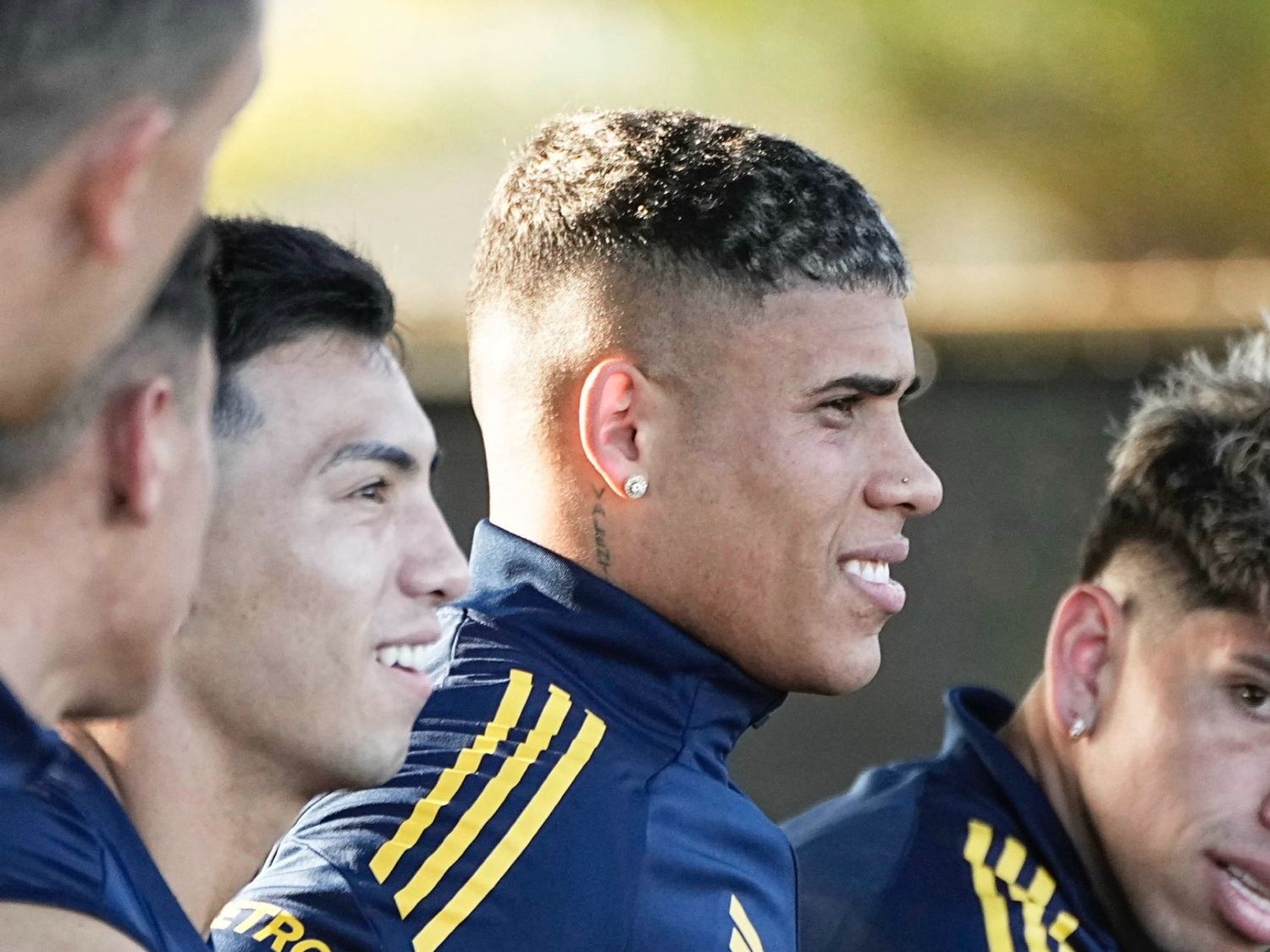 Ayrton Costa es duda para el equipo titular.