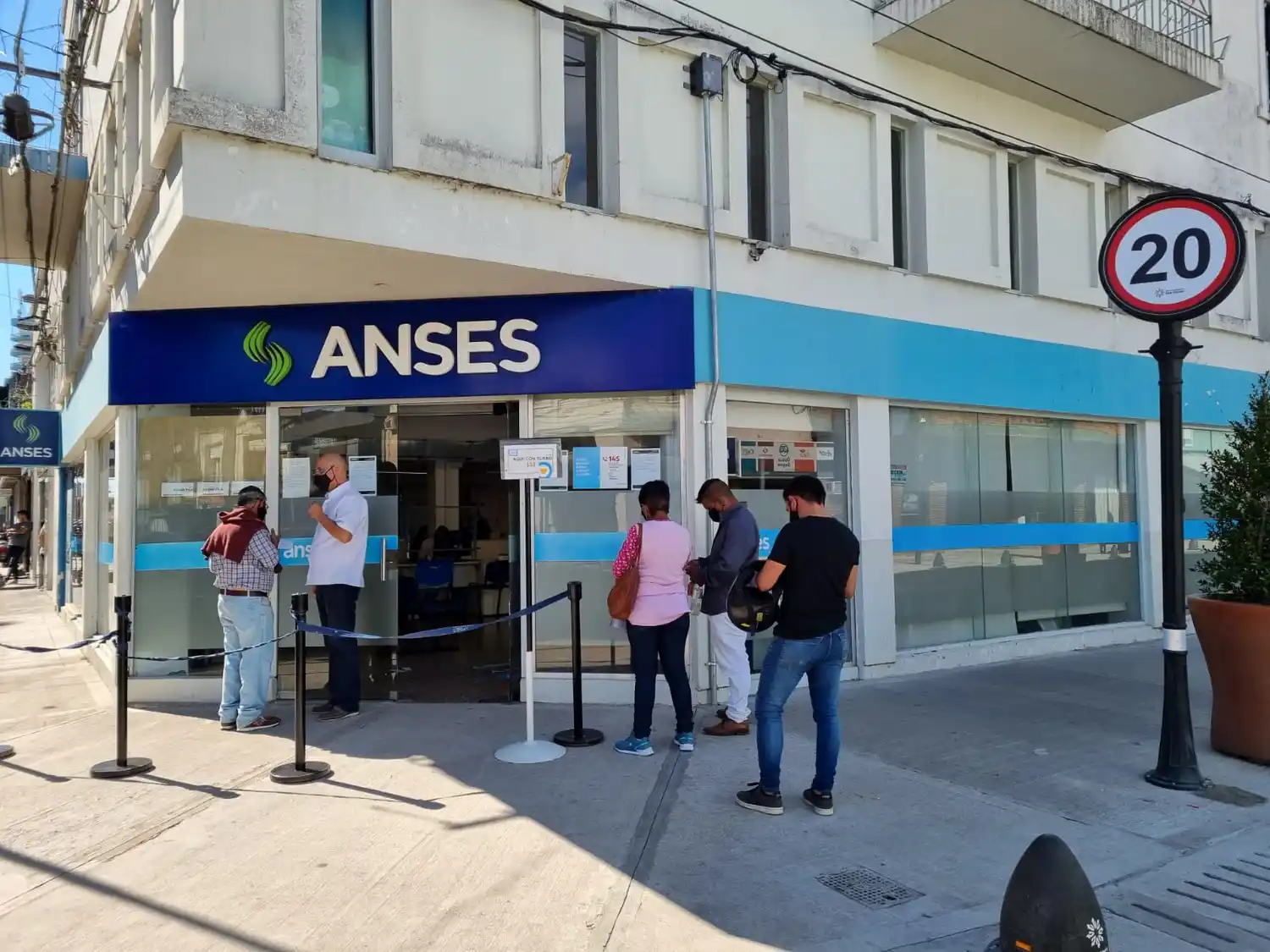 Jubilados: quiénes y cuándo cobran el bono extra de 12 mil pesos