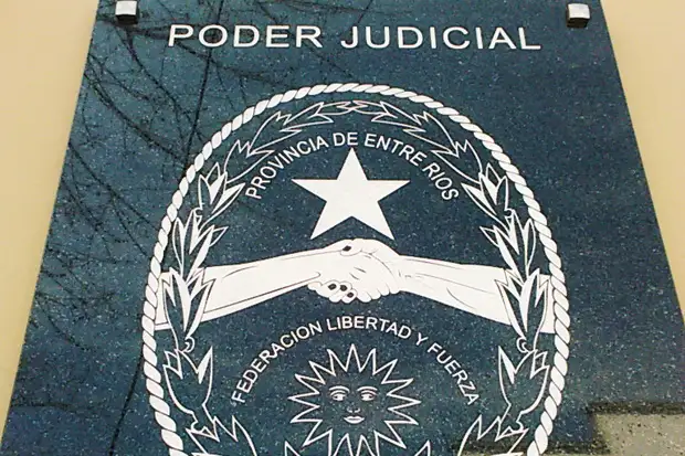 Abogado de la ciudad detenido por estafa de más de $100 mil
