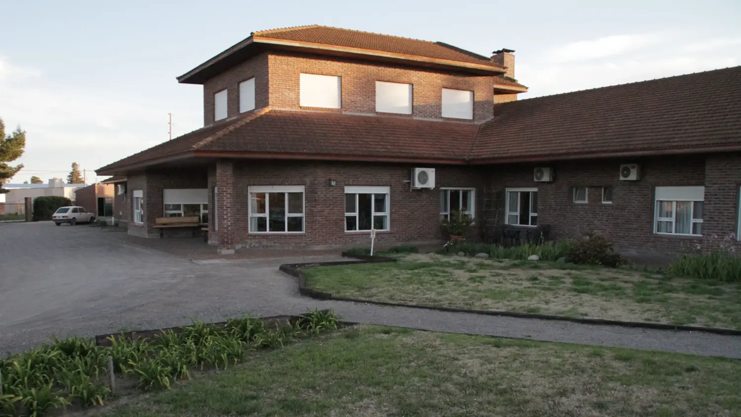 El Hogar El Atardecer está ubicado en avenida Caseros 1250