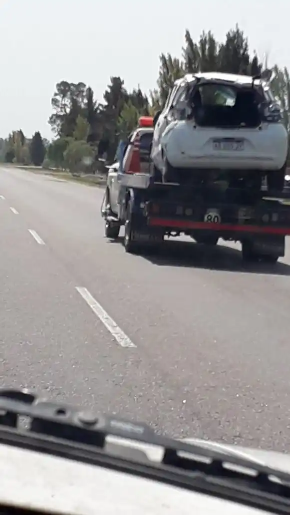 Una mujer despistó y volcó en Ruta 14: fue trasladada de urgencia al Centenario