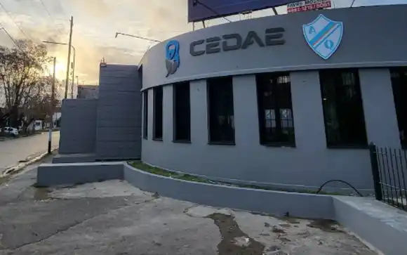 Tragedia en un club de Quilmes: Se le cayó un arco encima a un nene de 8 años