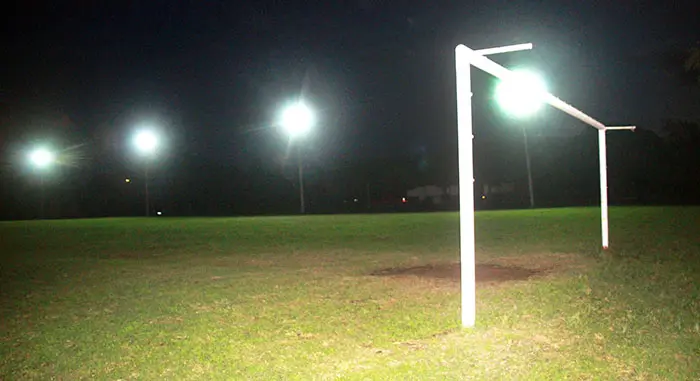 Se hizo la luz para otros dos estadios de fútbol en la ciudad