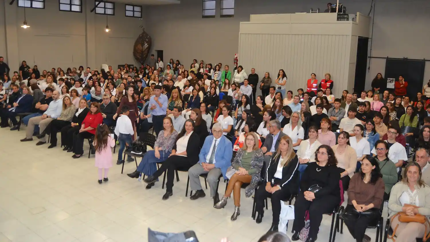 Emotivo acto de graduación del instituto superior de enfermería profesional D-79