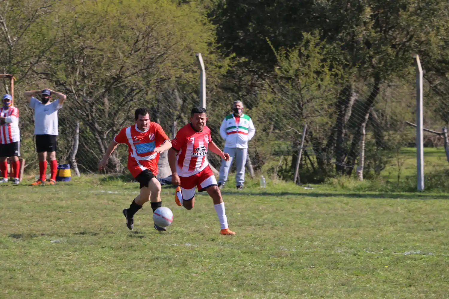 Termas ganó y sigue en lo más alto junto a Defensores y Chacarita