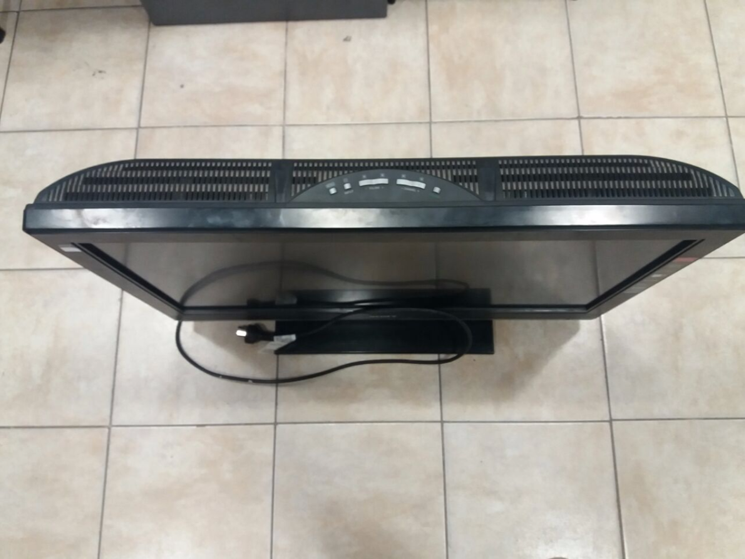 Recuperan televisor robado en una casa quinta de barrio Savio y busca a los ladrones