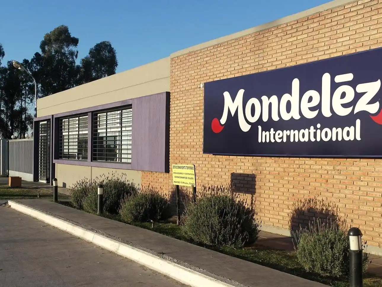 Mondelez frena su planta de Pacheco por sobrestock y caída de ventas: más de 2.000 operarios con vacaciones anticipadas