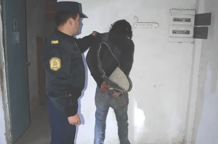 Detienen a un hombre que causó destrozos en el club Gervasio Méndez