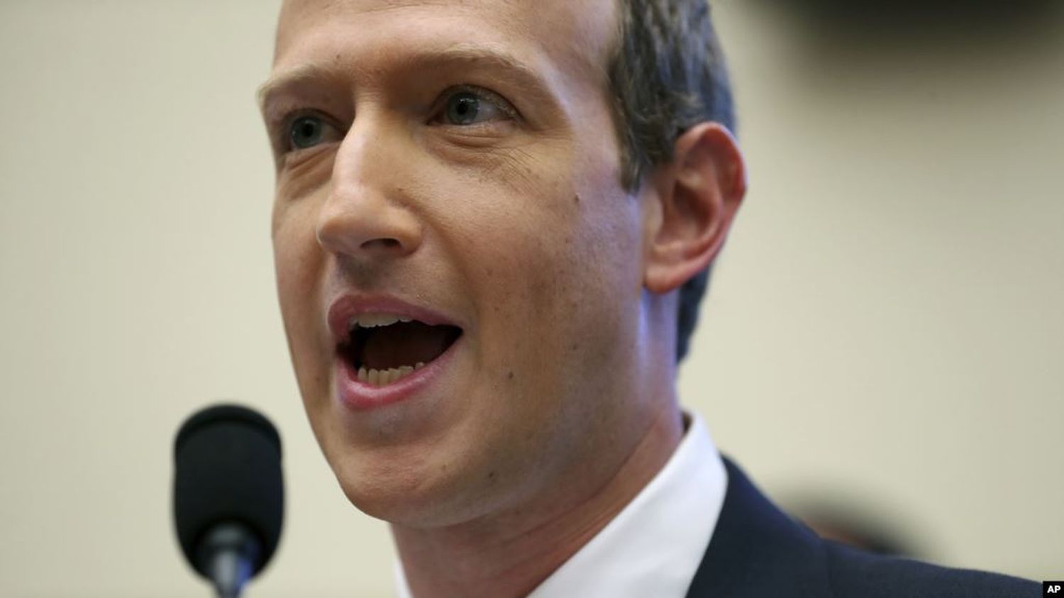 Controversia entre Facebook y Twitter por mensajes políticos pagados