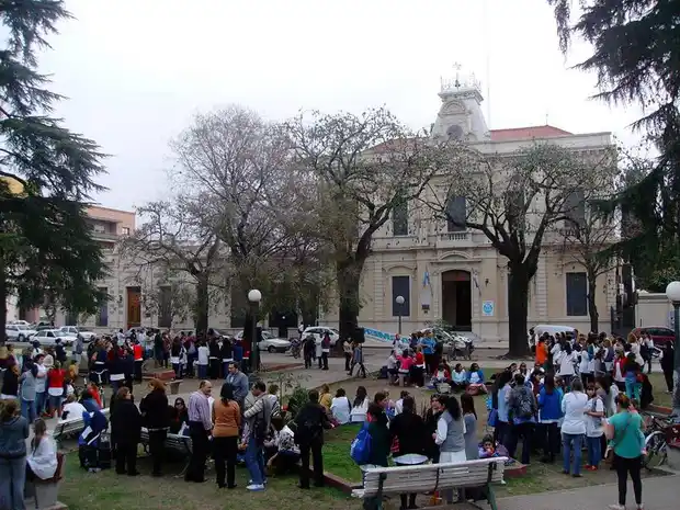 Docentes: continuarán las asambleas y el jueves habrá congreso provincial
