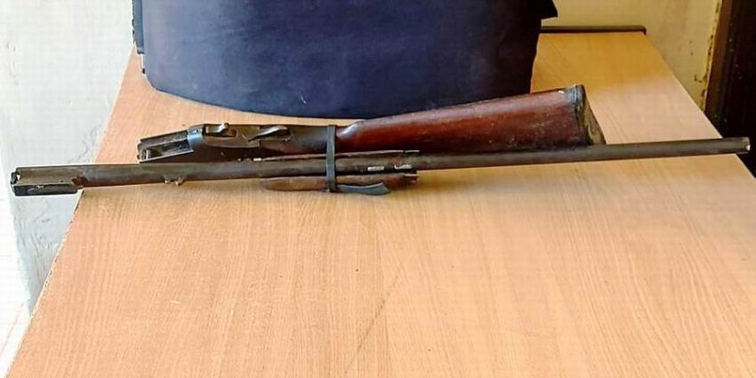 Mató de un escopetazo al perro de la vecina y quedó detenido