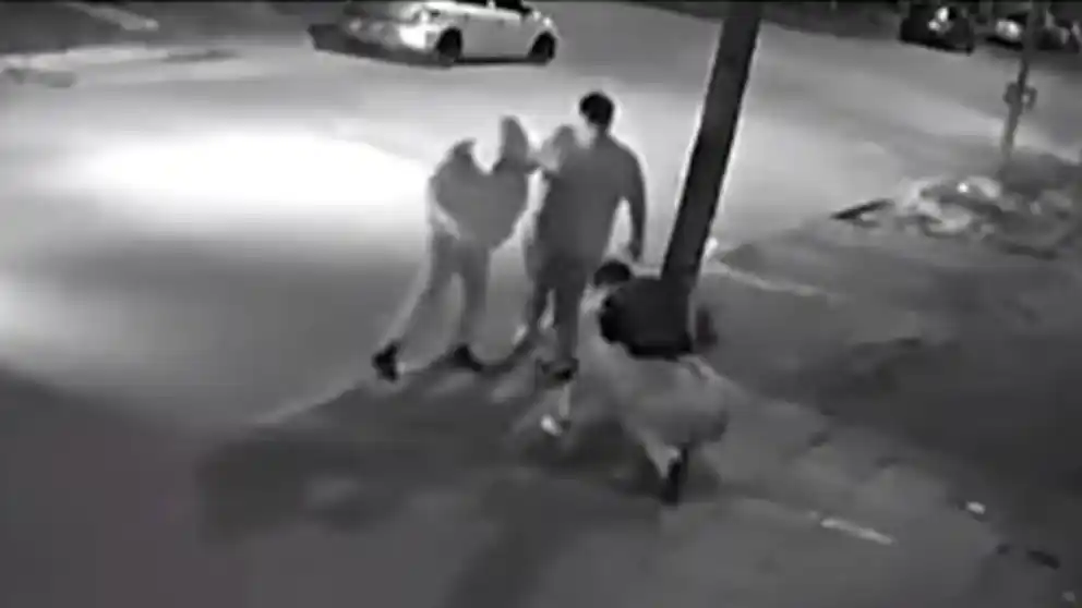 Al joven lo atacaron entre más de 4 personas