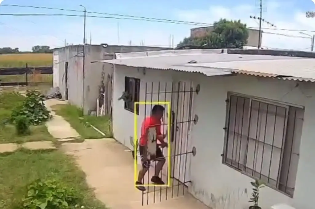 Le robó a sus vecinos mientras estaban de vacaciones