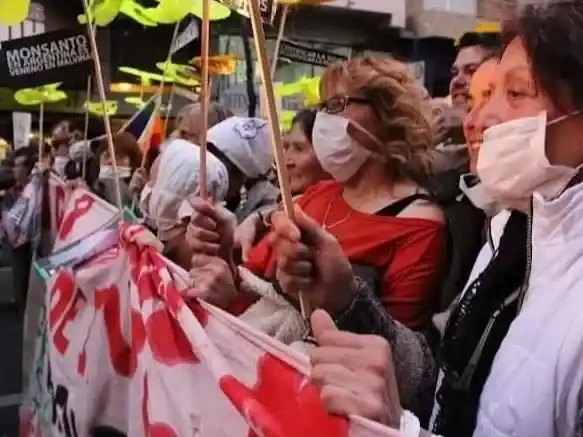 La autora rescata y pone en valor las voces de las Madres de Ituzaingó Anexo.