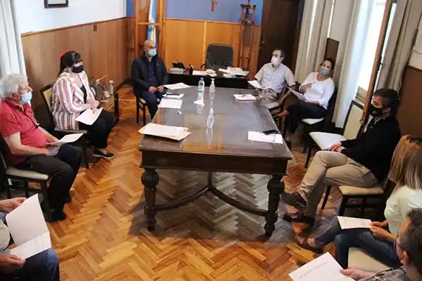 Reunión por la creación de la carrera municipal de enfermería