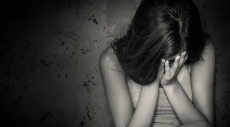 Nena de 8 años abusada por su padrastro y abuelastro: ambos fueron condenados