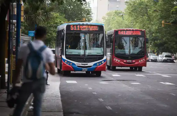 Levantan el bloqueo en la 25 de Mayo y se regulariza la circulación diurna de colectivos
