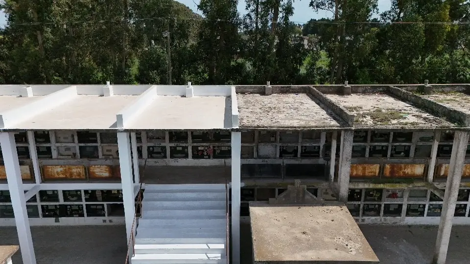 El cementerio de Necochea se finalizó la primera etapa de la reparación de la losa superior en uno de los sectores de nichos