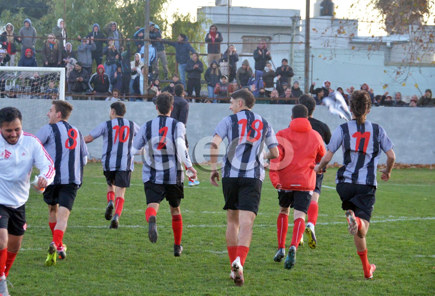 Atlético Ayacucho tendrá dos rivales marplatenses