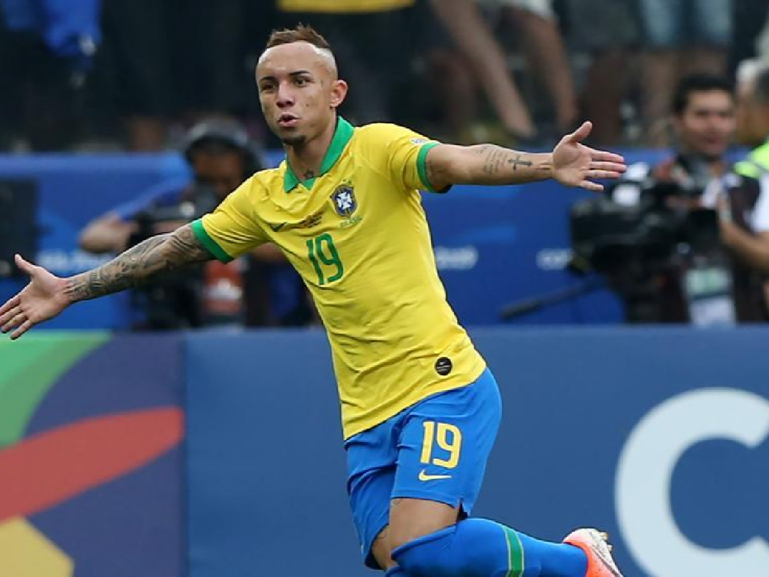 Abrió la cuenta: el gol de Everton ante Perú