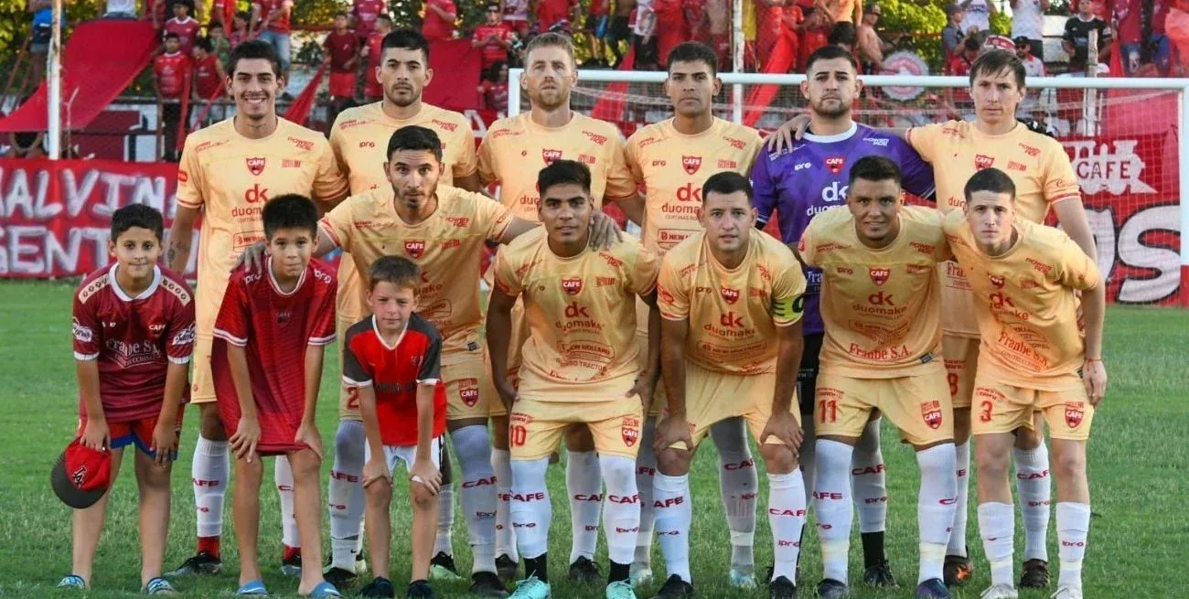 Ferro goleó y avanzó. El representante de la Liga Rafaelina está instalado en semifinal y su rival es Atlético Tostado. Crédito: Gentileza Valeria Conti - Prensa Club Ferro.