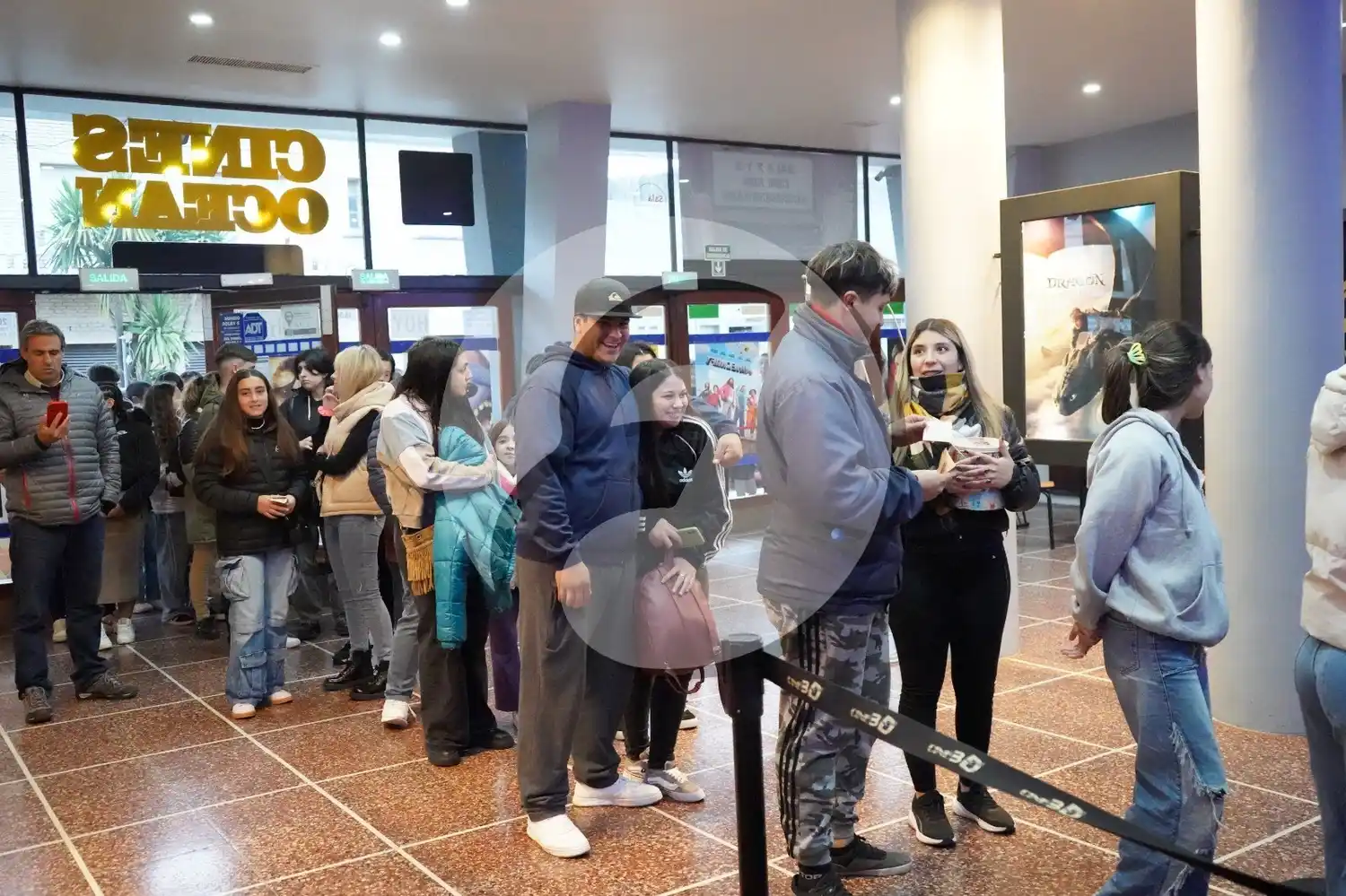 A sala llena, se estrenó Lillo & Stitch en el Cine Ocean