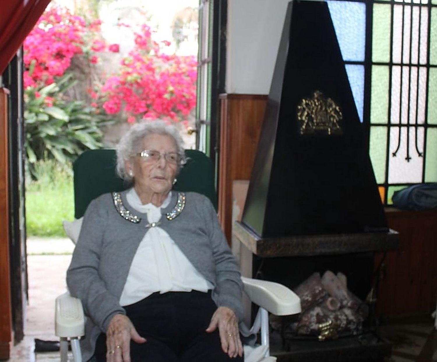 María Rosa Plazaola de Gamboa, con sus 100 jubilosos años