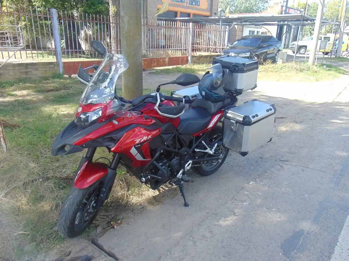 La moto Benelli TRZ, una de las protagonistas del siniestro.