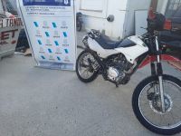 Un motociclista de 22 años perdió la vida al chocar contra un camión estacionado en la vía pública