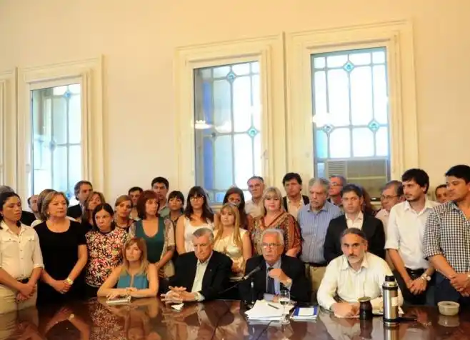 Diputados del FPV convocaron a una marcha contra los decretos de Macri