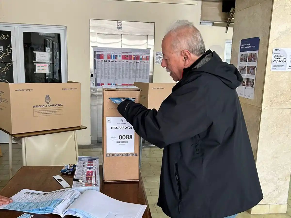 Carlos “Cuto” Moreno votó en CRESTA