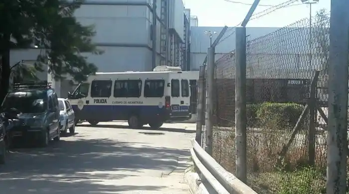 Incertidumbre en Cresta Roja: Sin pollos para procesar y mandan a los trabajadores a sus casas