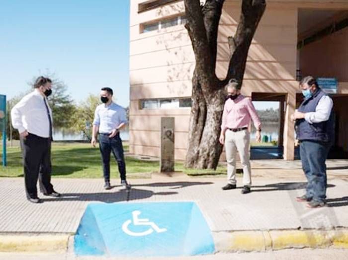 Costanera accesible: desde turismo trabajan en las mejoras del lugar 