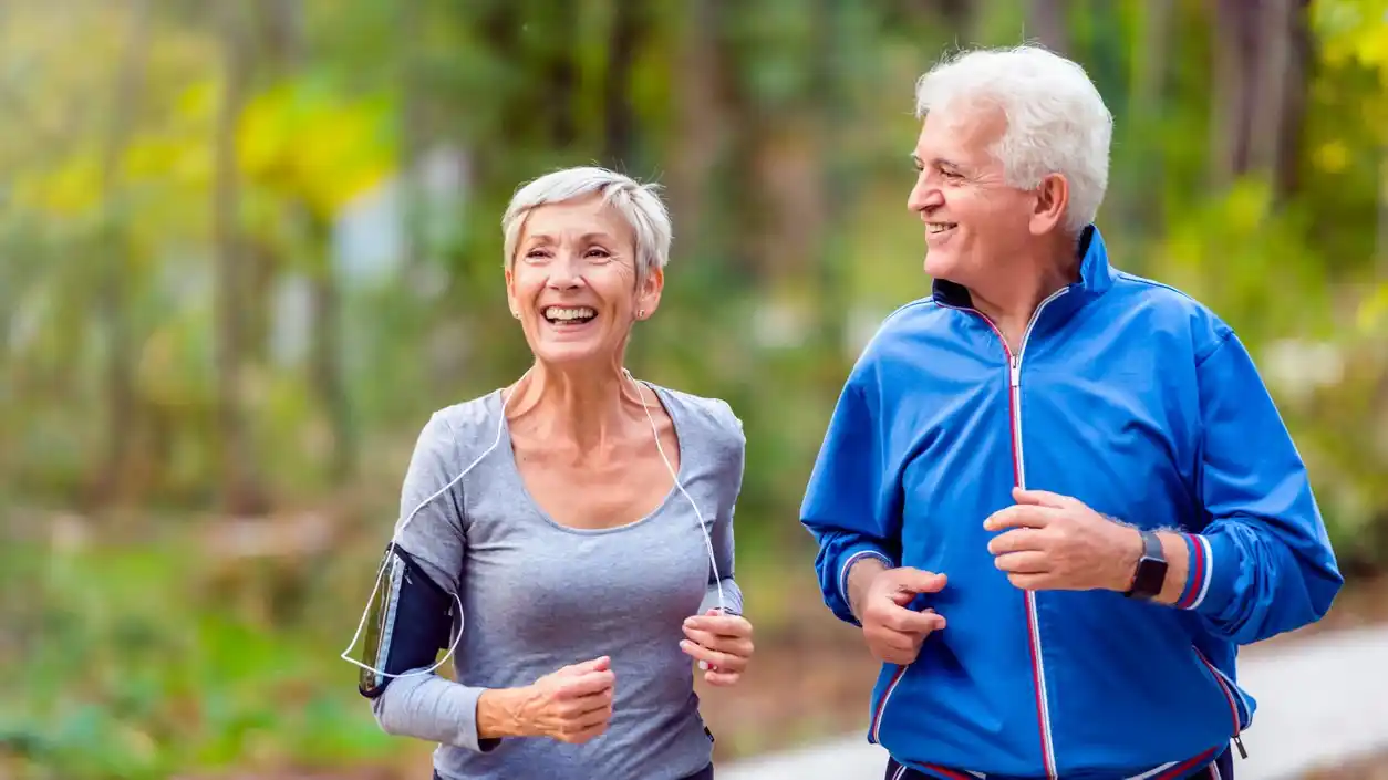 Rutinas ideales para adultos mayores: cómo mejorar salud y movilidad