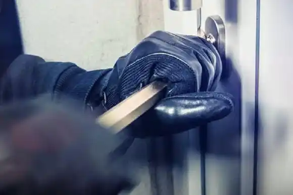 Inseguridad: vaciaron un local comercial en pleno centro de la ciudad