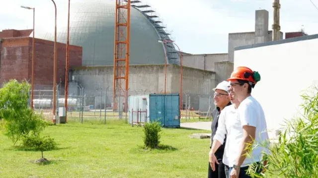 El intendente de Zárate en una visita este año al Complejo Atucha. Foto: La Voz de Zárate