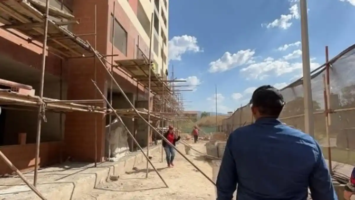 Hallan cadáver de un hombre dentro de un contenedor de basura en Ciudad Tiuna