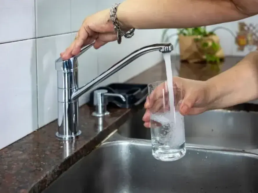 El COHIFe afirma que el agua de consumo no contiene altos índices de arsénico, como aseguraba el informe del ITBA,
