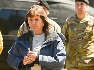Bullrich presentó un proyecto de Ley Antibarras para combatir la violencia en el fútbol