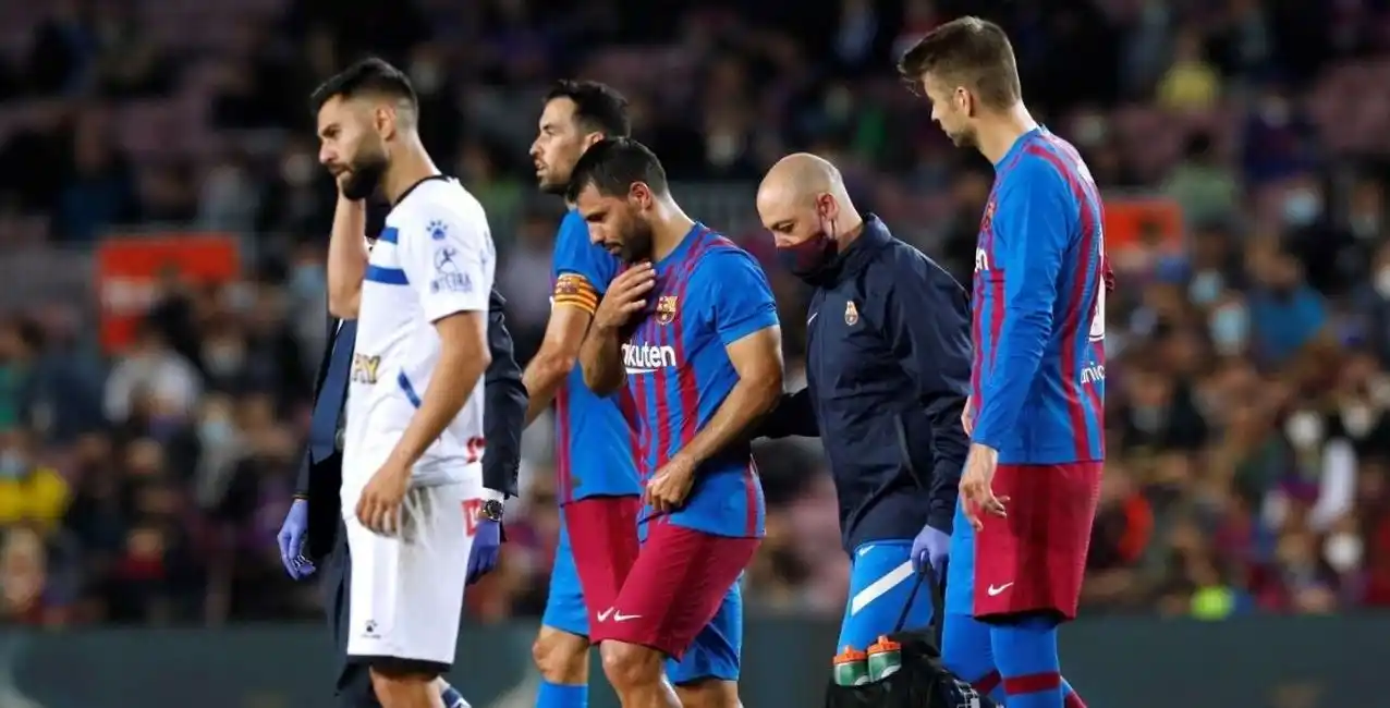 Por al menos tres meses, el Kun Agüero no podrá jugar